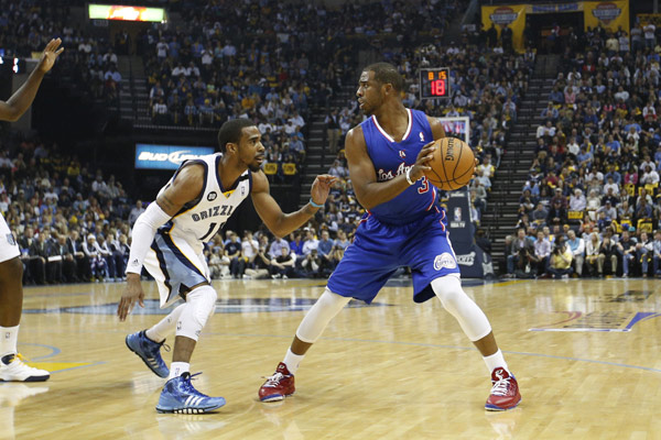 一脚传球不 一脚传球不